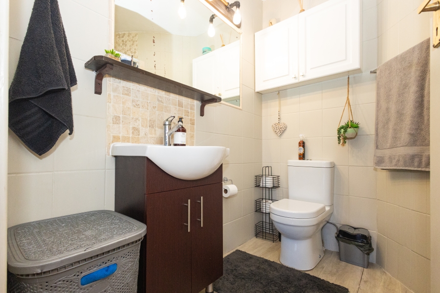 10 Bedroom Property for Sale in Plattekloof Western Cape